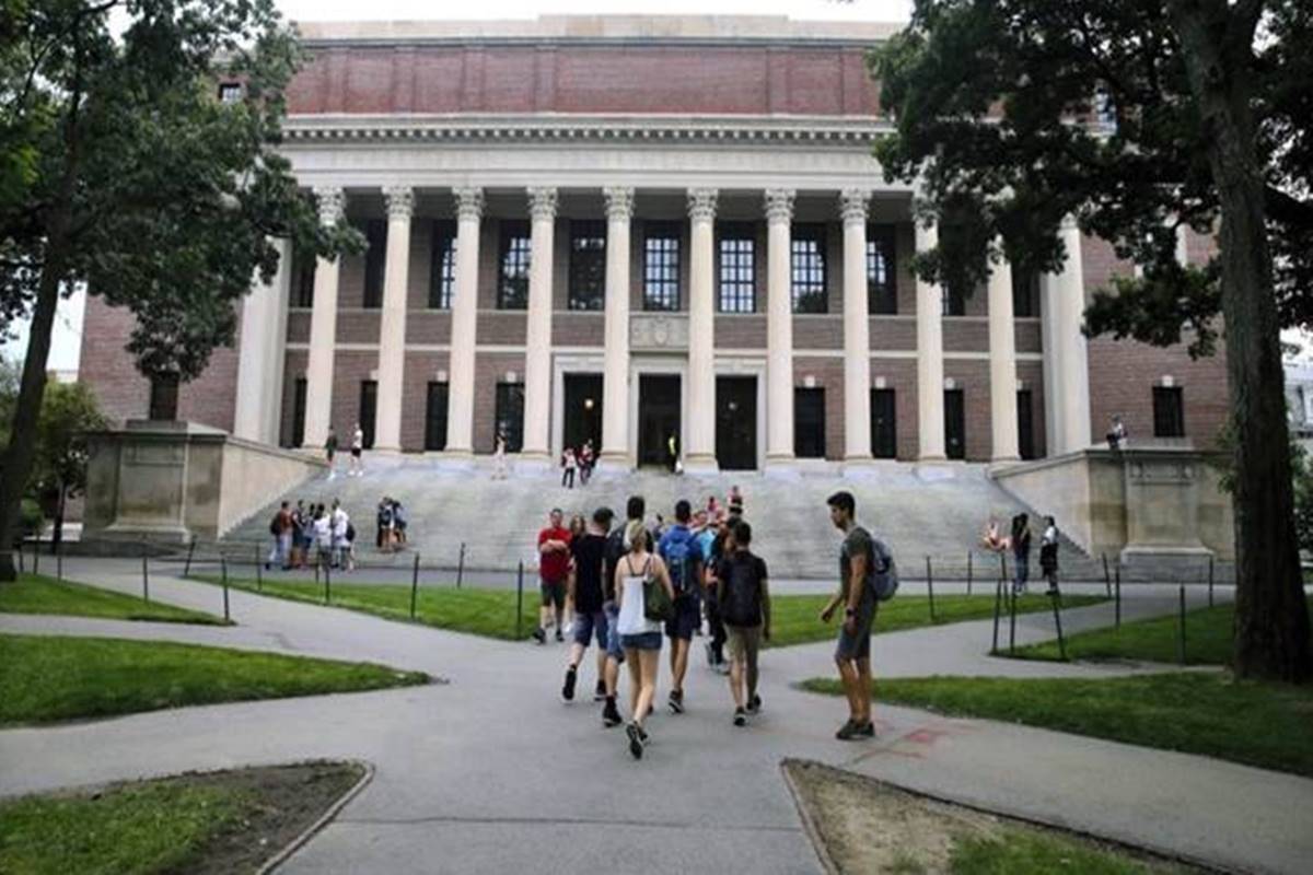New international students in America have declined for three straight years: a 3% drop in the 2016 school year – the first in about a decade – followed by 7% and 1% dips, according to the Institute of International Education.