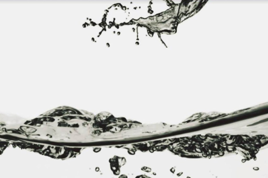 The minerals present in the black alkaline water help in the effective breakdown of the various nutrients present in the food we consume.