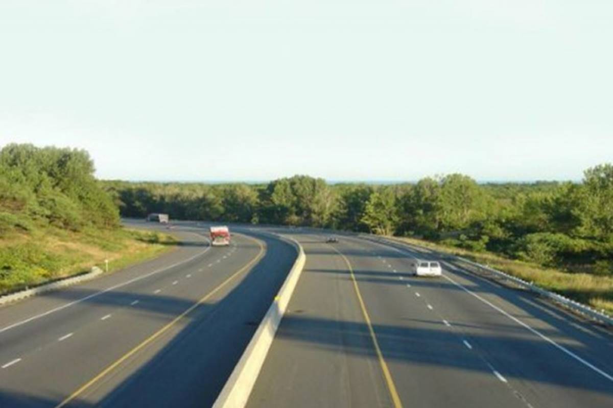 For Tamil Nadu-Puducherry connectivity, highway works worth Rs 11,000 crore were underway. For Tamil Nadu-Puducherry connectivity, highway works worth Rs 11,000 crore were underway.