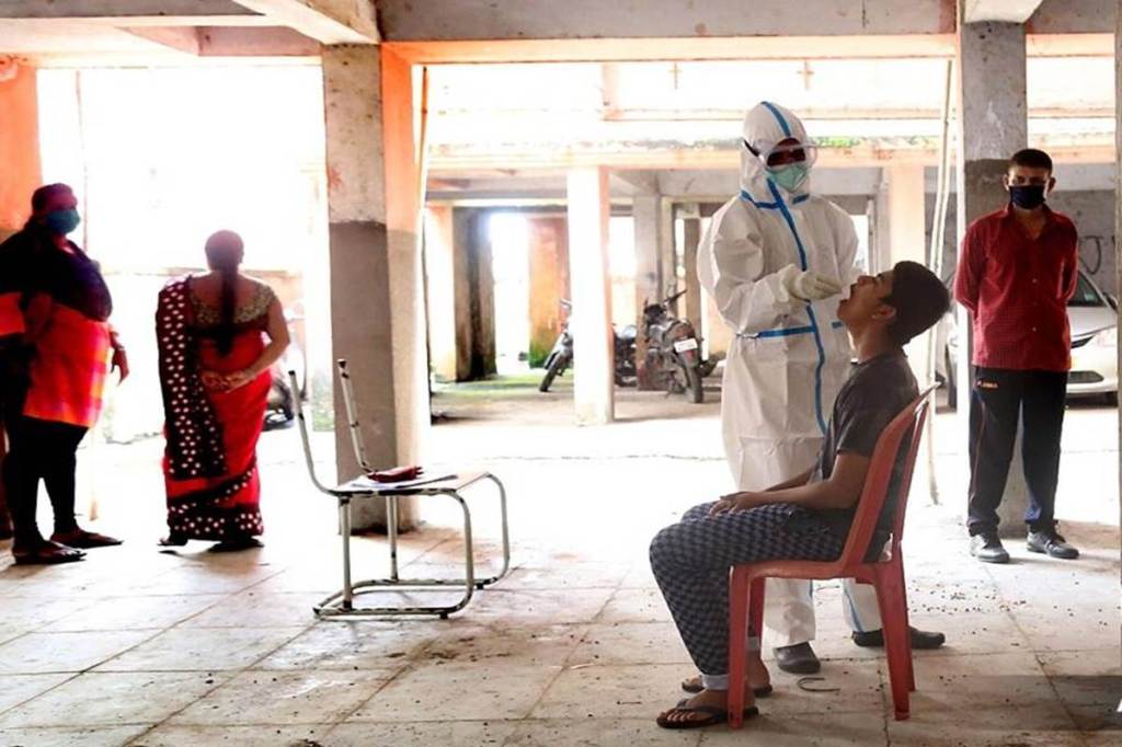 "The declining trend of the percentage of active cases is commensurately supported by the rising percentage of recovered cases," the ministry underlined. (Photo source: IE)