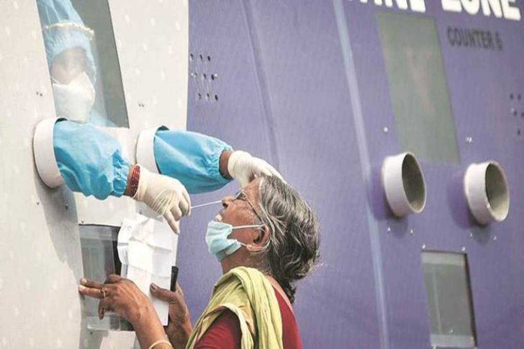 The country has been recording less than 75,000 new infections daily for the fifth consecutive day and fatalities below 1,000 for 10 straight days. (Photo source: PTI)