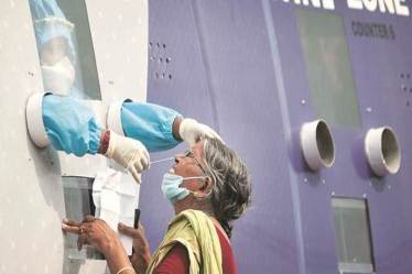 The country has been recording less than 75,000 new infections daily for the fifth consecutive day and fatalities below 1,000 for 10 straight days. (Photo source: PTI)