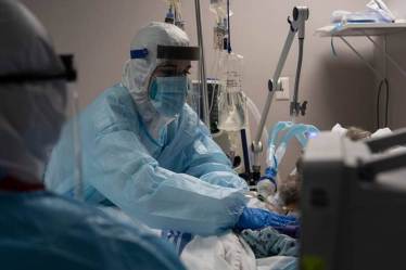 At day 29, the study noted that hospitalisation rates were only 1.6 per cent in the antibody-treated group, compared with 6.3 per cent in the group that received the placebo. (Photo source: IE)