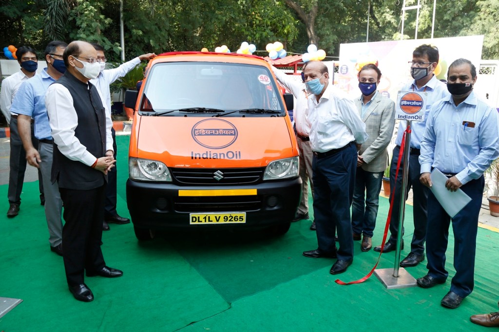 Shyam Bohra , Executive Director, Indian Oil,  Delhi & Haryana State Office & Kunaal R, CEO, Home-Mechanic
