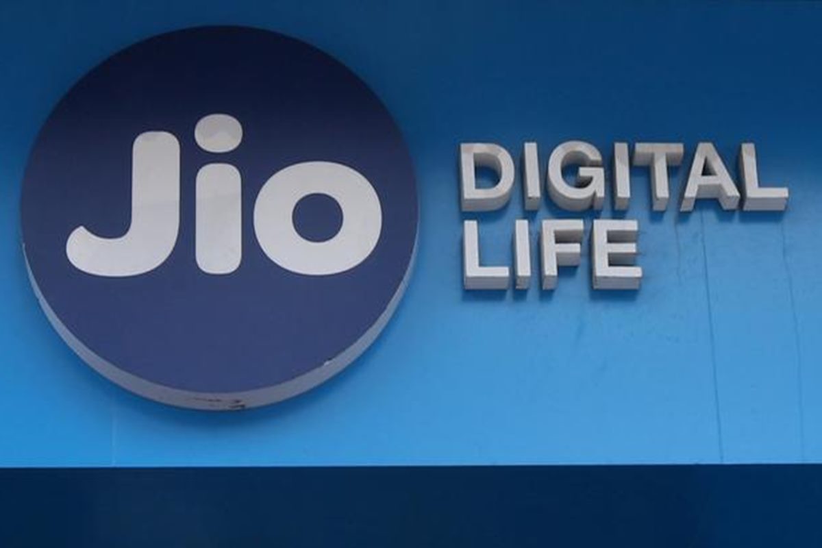 Reliance Jio planning to sell 5G smartphones for Rs 2,500-3,000 a piece, Jio 5G smartphone Reliance Jio planning to sell 5G smartphones for Rs 2,500-3,000 a piece, Jio 5G smartphone