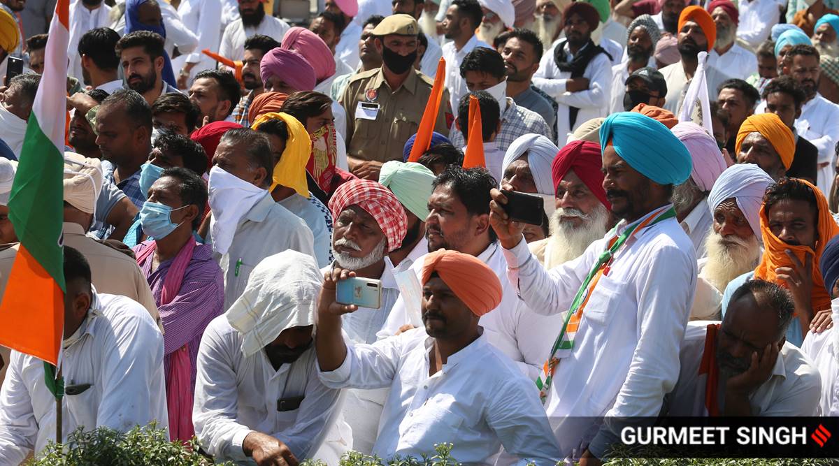 Rather than risk a confrontation, experts say it might be best to steer clear of people without masks in public if you can. (Photo source: AP) Rather than risk a confrontation, experts say it might be best to steer clear of people without masks in public if you can. (Photo source: AP)