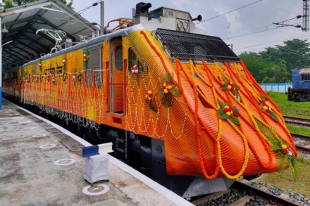 Each of these WAP-5 type Tejas electric locomotives has a capacity of 6000 HP.
