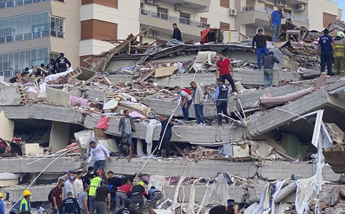 The earthquake, which the Kandilli Institute said had a magnitude of 6.9, struck at 2:51 pm (1151 GMT) in Turkey and was centred in the Aegean northeast of Samos. AFAD said it measured 6.6. (Photo source: AP) The earthquake, which the Kandilli Institute said had a magnitude of 6.9, struck at 2:51 pm (1151 GMT) in Turkey and was centred in the Aegean northeast of Samos. AFAD said it measured 6.6. (Photo source: AP)
