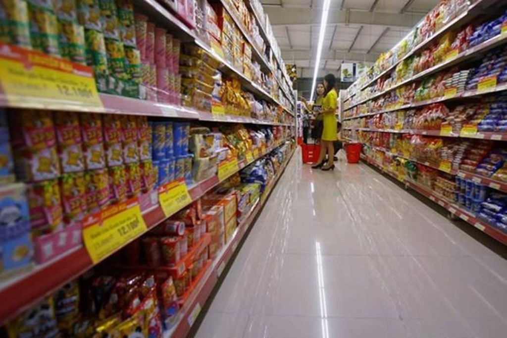 In the past, offline retail businesses had no problem luring customers with attractive schemes and discounts during the festive season. In the past, offline retail businesses had no problem luring customers with attractive schemes and discounts during the festive season.