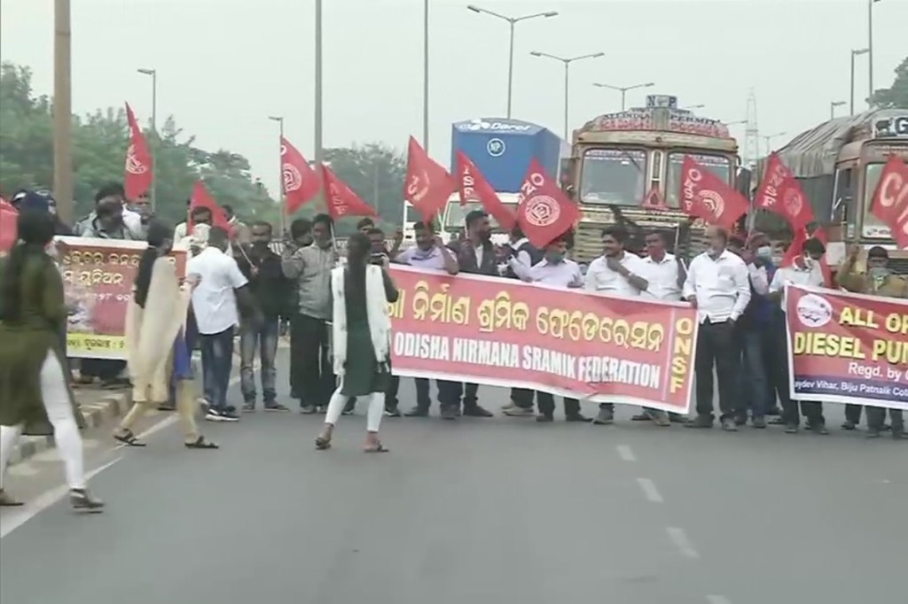 The protesting unions are also demanding cash transfer of Rs 7,500 per month to all non-income tax paying families and 10 kg free ration per person per month to all needy people. (ANI)