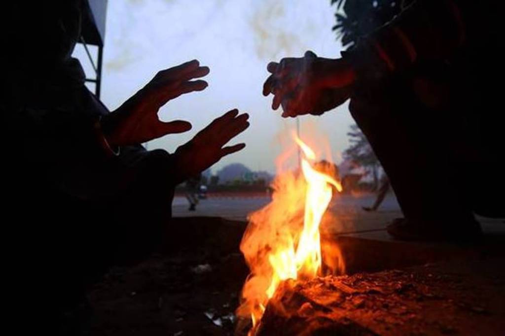 Heavy snowfall has been reported in the high altitude regions beginning from November 15 which explains the drop in the temperature in the North-Western plains of the country including Delhi.