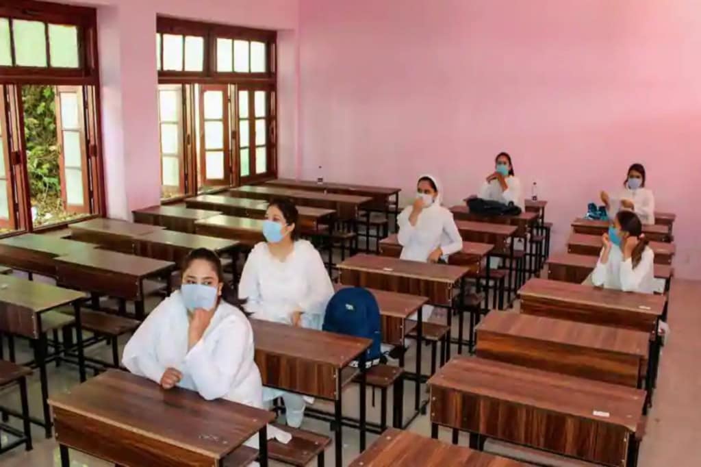 pandemic lockdown, Karnataka medical colleges, Karnataka paramedical colleges, colleges to resume classes, UGC, University Grants Commission
