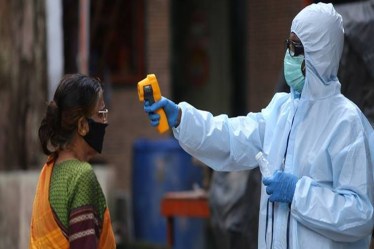 In Delhi, the number of containment zones has also been increased.