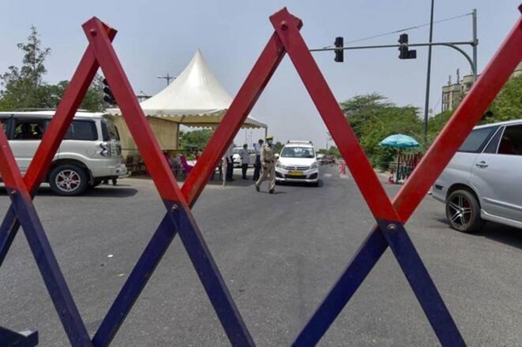 delhi noida border covid 19