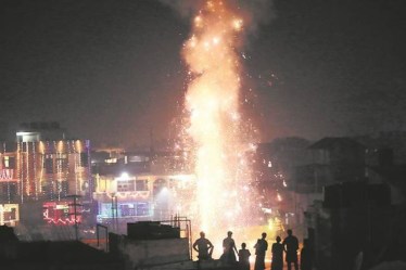 delhi, delhi news, delhi latest, delhi diwali, diwali news, diwali crackers, firecrackers ban, arvind kejriwal, aap, aap govt, aam aadmi party