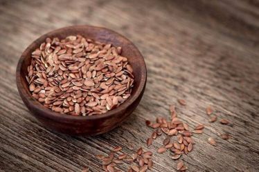 The carbohydrate content in flax seeds consists mostly of soluble and insoluble fibre. (Image: Pixabay via IE)