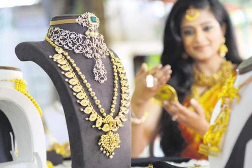 Diwali festivities have pumped in much needed oxygen into the jewellery industry, he said. Nearly 500 kg gold was sold till the evening on Dhanteras, Soni said.
