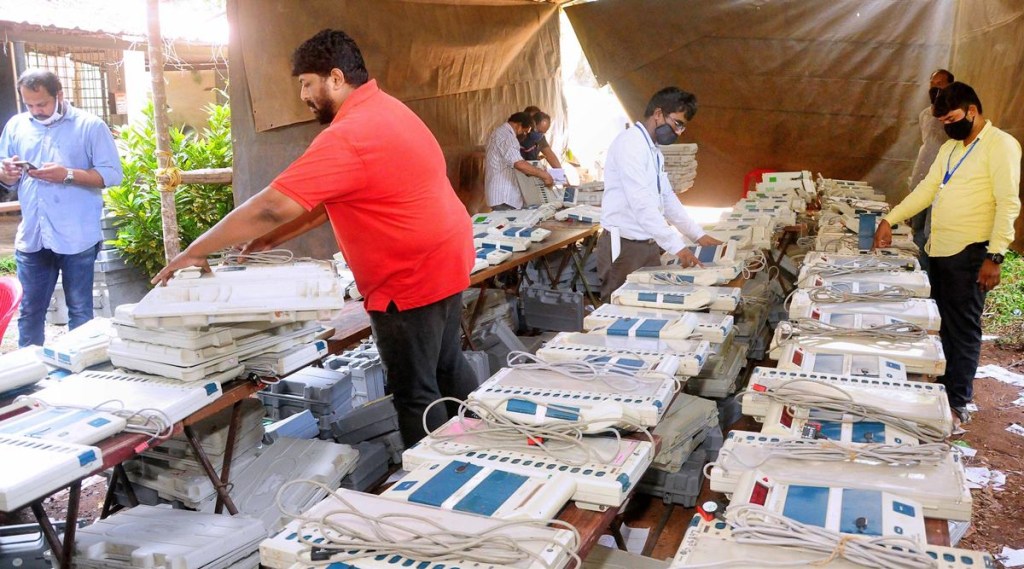 The climate in Kerala during Christmas and New Year is simply delightful leading to an influx of international and domestic travellers to explore its natural and cultural sights.