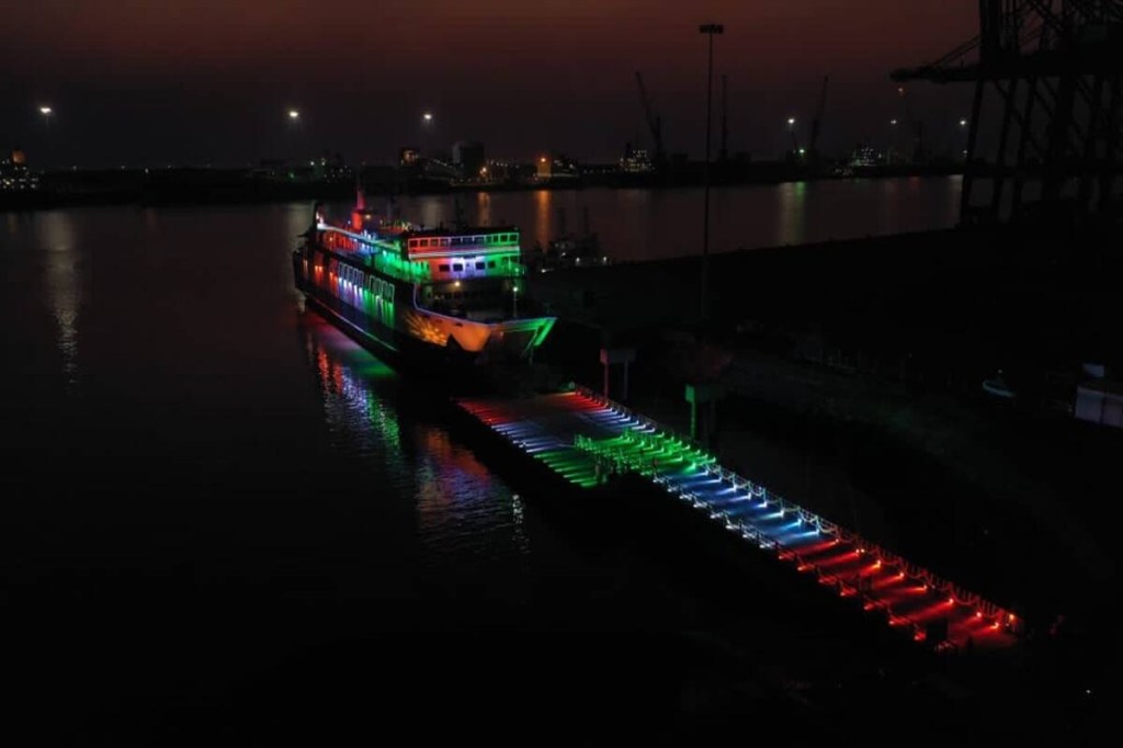 Between 13 November 2020 and 18 November 2020, the RoPax ferry transported 4,157 people and 997 vehicles including bikes, cars and trucks. Between 13 November 2020 and 18 November 2020, the RoPax ferry transported 4,157 people and 997 vehicles including bikes, cars and trucks.