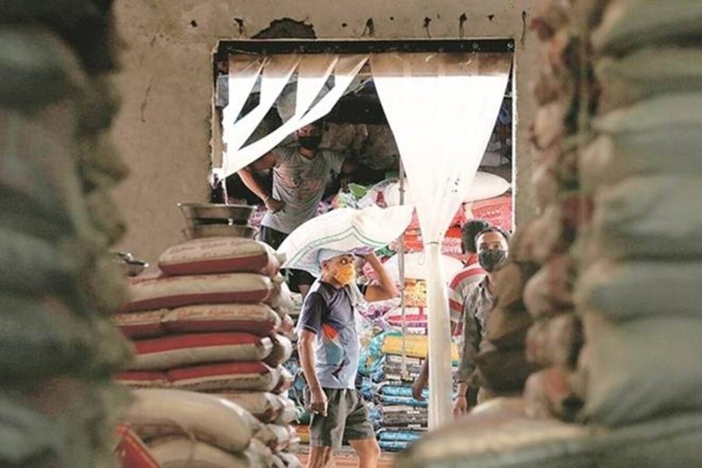 Currently, under the APMC system, a farmer has to pay three levies on the produce she brings to the mandi, notified by the state government under its APMC Act. Currently, under the APMC system, a farmer has to pay three levies on the produce she brings to the mandi, notified by the state government under its APMC Act.