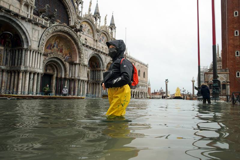 Venice, Venice floods, Venice flooded, Venice rains, St. Mark's Square, italy, lagoon city, High tide floods venice, High tide, floods