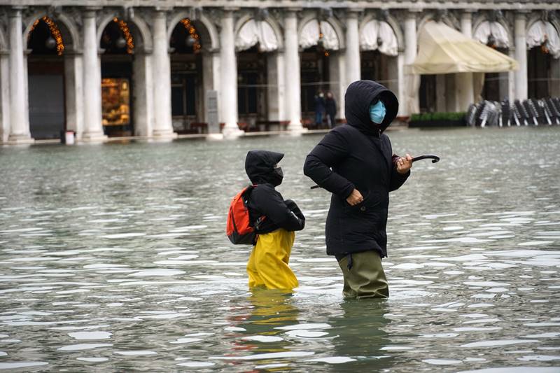 Venice, Venice floods, Venice flooded, Venice rains, St. Mark's Square, italy, lagoon city, High tide floods venice, High tide, floods
