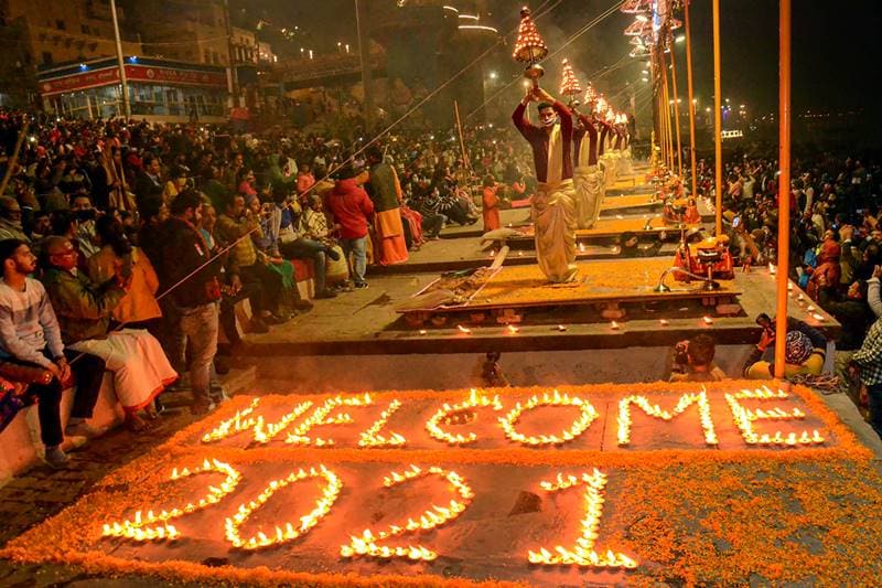 Preparations to welcome New Year 2021