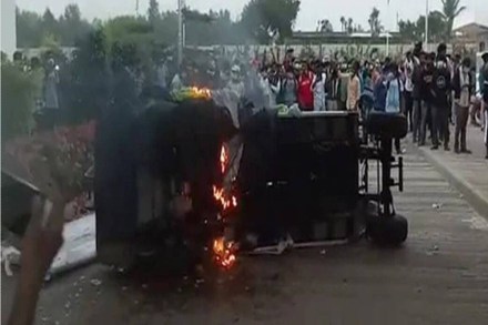 If there are still lacunae that make firms prefer contractors, this means the labour law reforms haven’t really worked. (Credit: The Indian Express)