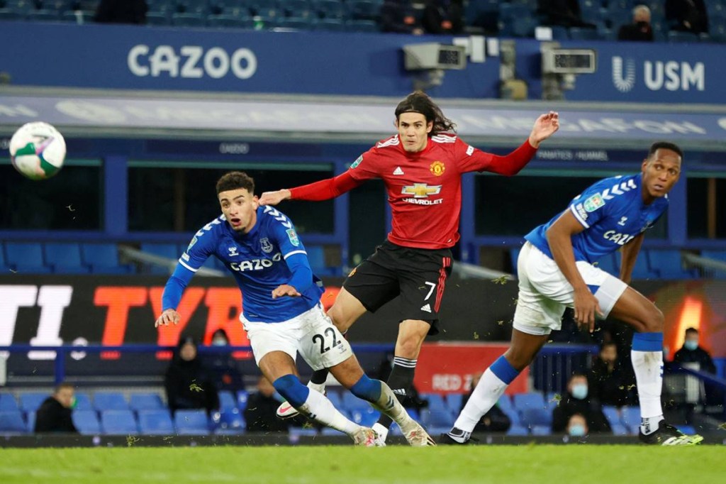 Edinson Cavani muscles Manchester United into League Cup semis Everton vs Man Utd Edinson Cavani muscles Manchester United into League Cup semis Everton vs Man Utd