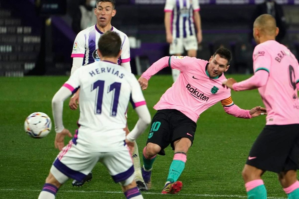 Lionel Messi surpasses Pele milestone by netting his 644th career goal for Barca Valladolid vs Barcelona Lionel Messi surpasses Pele milestone by netting his 644th career goal for Barca Valladolid vs Barcelona
