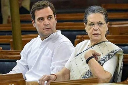 Congress ties with Left to contest Bengal Polls. 