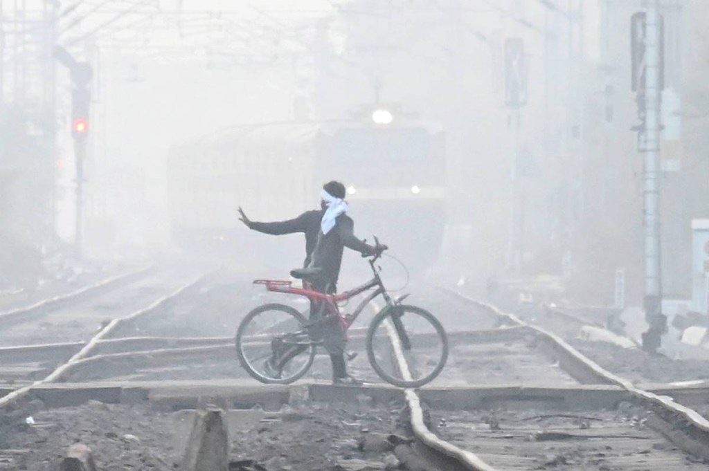 cold wave New Year eve set to be chilly in North India, night temps to fall by 3-5 deg C during next 3 days: IMD cold wave New Year eve set to be chilly in North India, night temps to fall by 3-5 deg C during next 3 days: IMD