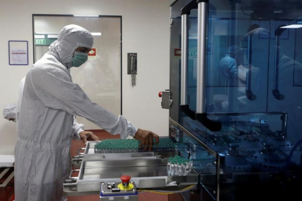 With nearly 10 million infections, the world's second-highest after the United States, India's government is likely to order a huge chunk of the vaccines for its 1.3 billion people. Photo source: Reuters)