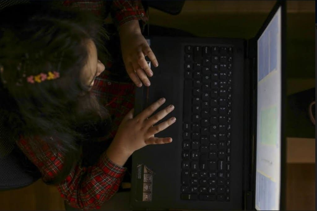 “The government needs to ensure that all Indians are in position to benefit from digitization, otherwise we’re at risk of creating a new class of digitally poor citizens.” (Photo source: Bloomberg)
