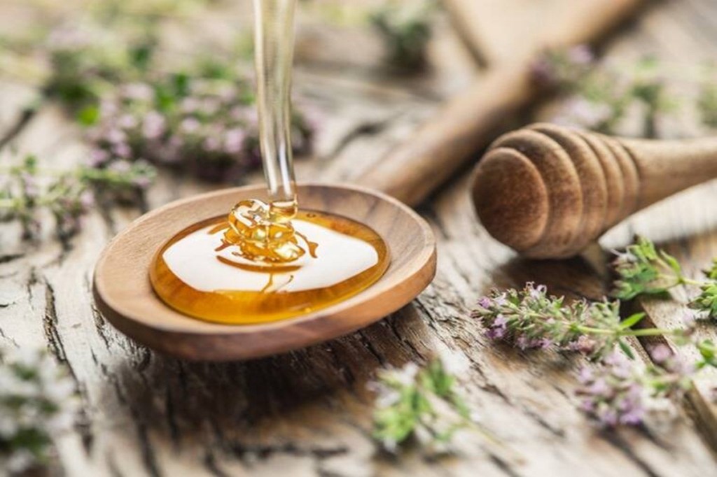 Honey can be multi-flora, where bees collect honey from multiple types of flowers. Honey can also be uni-flora, where honey is specifically from one type of flower. (Photo source: IE)