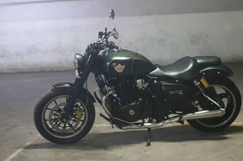 The Hummingbird 650 gets a laid back riding stance with forward-set footpegs and and pulled-back handlebar style. The seat is now wider and set lower for the cruiser appeal. This also means that the fuel tank has had to be custom-built as well. (Photo: Instagram/bulleteercustoms)