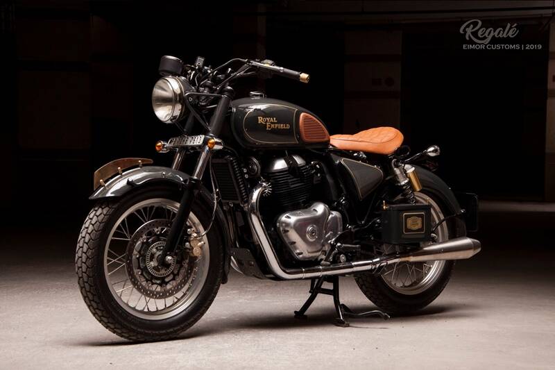 Royal Enfield 'Regale': Based on the Interceptor 650, the Regale is a Bobber version of the roadster with custom headlamp, a new single-pod instrument cluster, custom fuel tank an fuel filler cap, and of course a new single seat. The detailing on the Regale has been done splendidly, especially with the addition of a handcrafted tool box. The engine is the same 650cc parallel twin.