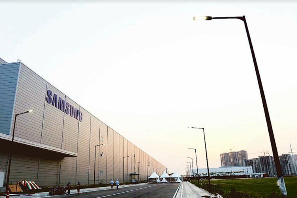 The world's largest mobile factory in Noida by Samsung was inaugurated by Prime Minister Narendra Modi in 2018