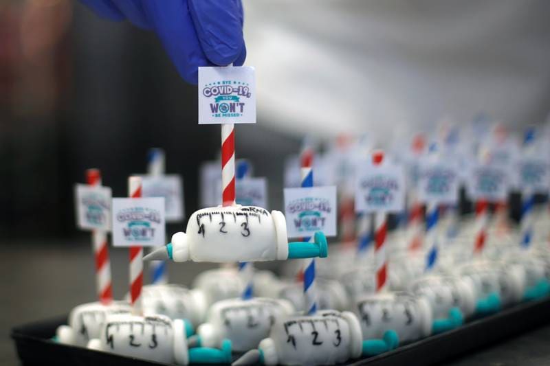 coronavirus vaccine, covid-19 vaccine, coronavirus vaccine update, german bakery, syringe cakes, coronavirus vaccine drive, Covid-19, syringe-shaped cakes