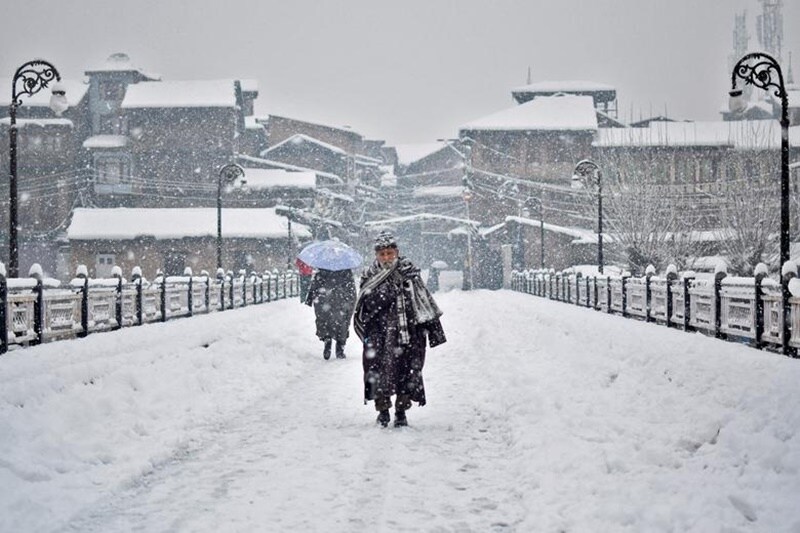 Kashmir temperature, Kashmir weather, Kashmir temperature today, Kashmir tourism, Kashmir snowfall, Kashmir snowfall images, Kashmir snowfall today, Kashmir snowfall pics, Kashmir snowfall places