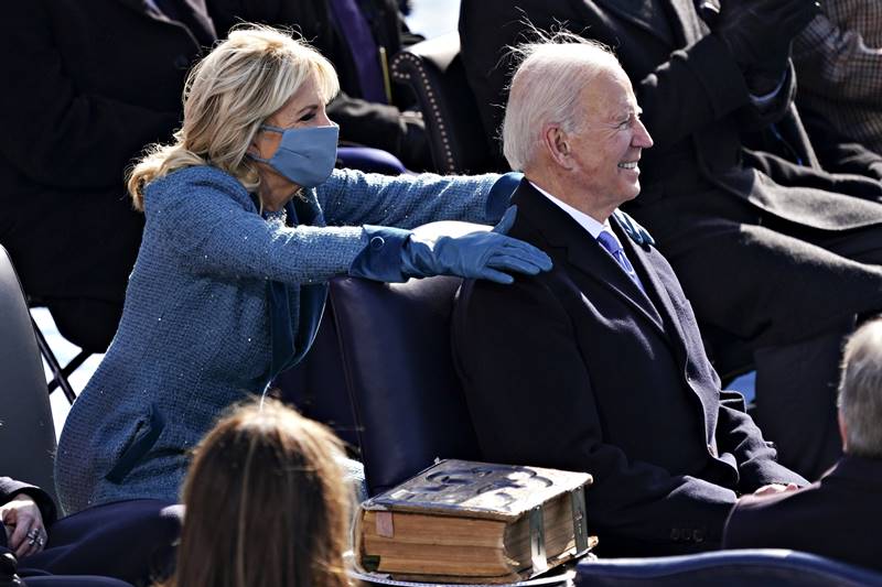 joe biden, kamala harris, jeniifer lopez, lady gaga, donald trump, trump, biden, biden inauguration, us time now, usa, us president, president of america, washington dc time, joe biden oath ceremony, joe biden inauguration, obama, bill clinton