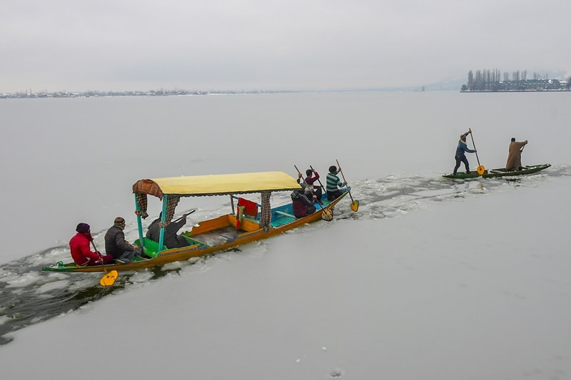 Kashmir temperature, Kashmir weather, Kashmir temperature today, Kashmir tourism, Kashmir snowfall, Kashmir snowfall images, Kashmir snowfall today, Kashmir snowfall pics, Kashmir snowfall places