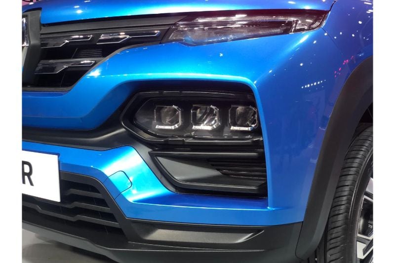 The top-of-the-line-model Kiger will be offered with all-LED lighting set up. It will feature the split headlamp design with the LED DRLs and the turn indicators in the eyebrow design. The main headlamp cluster will feature the tri-beam layout which is placed below on the front bumper. The tail-lamps will also feature LEDs in the C-shaped design.