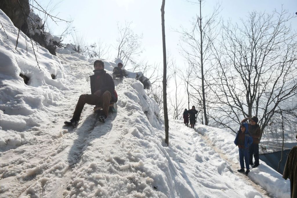 kashmir snowfall, jammu and kashmir weather update