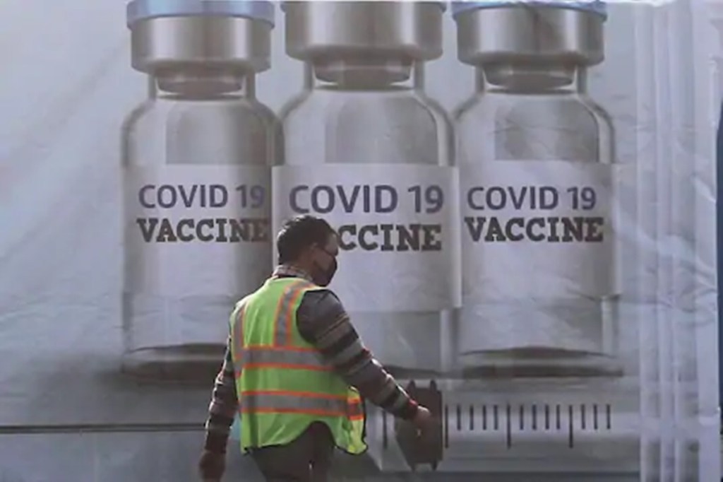 Covid 19 vaccine Covaxin Covishield roll out in India