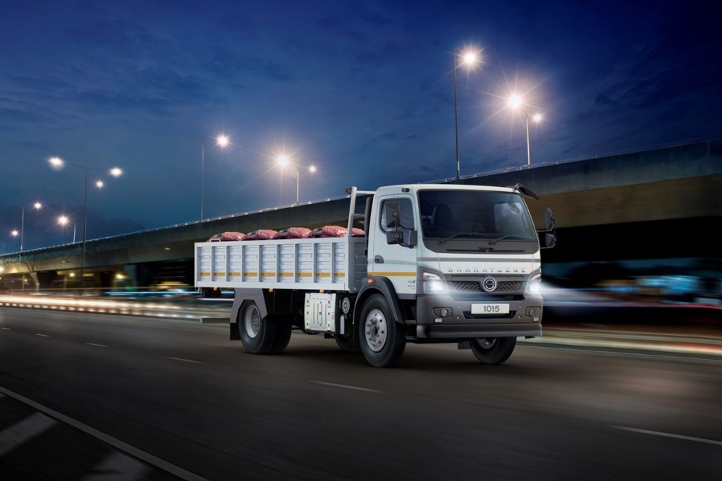 bharaatbenz 1015R plus truck
