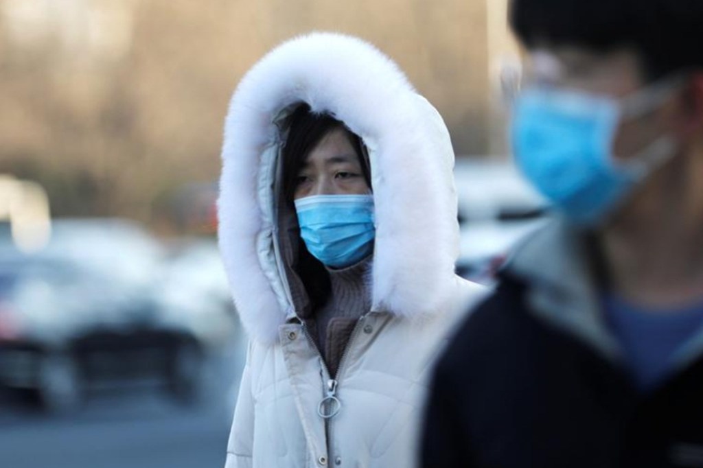 We are firmly opposed to politicizing issues related to virus tracing, as this will not help the international community to unite and cooperate in the fight against the pandemic, Hua said.