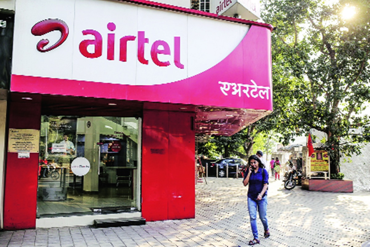ARPU continued to see a steady uptick – it came in 2% q-o-q higher at Rs 166 (v/s est.Rs 164). ARPU continued to see a steady uptick – it came in 2% q-o-q higher at Rs 166 (v/s est.Rs 164).