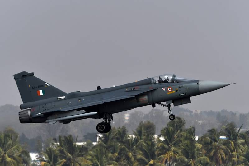 Aero India 2021, Aero India, Aero India 2021 theme, Aero India 2021 bangalore, Aero India 2021 bengaluru, Aero India 2021 live, Aero India 2021 images, Aero India 2021 photos, Aero India 2021 pics, rajnath singh, defence, Tejas, Sukhoi, Rafale, Hawk, Surya Kiran aircraft, Bengaluru Air Show