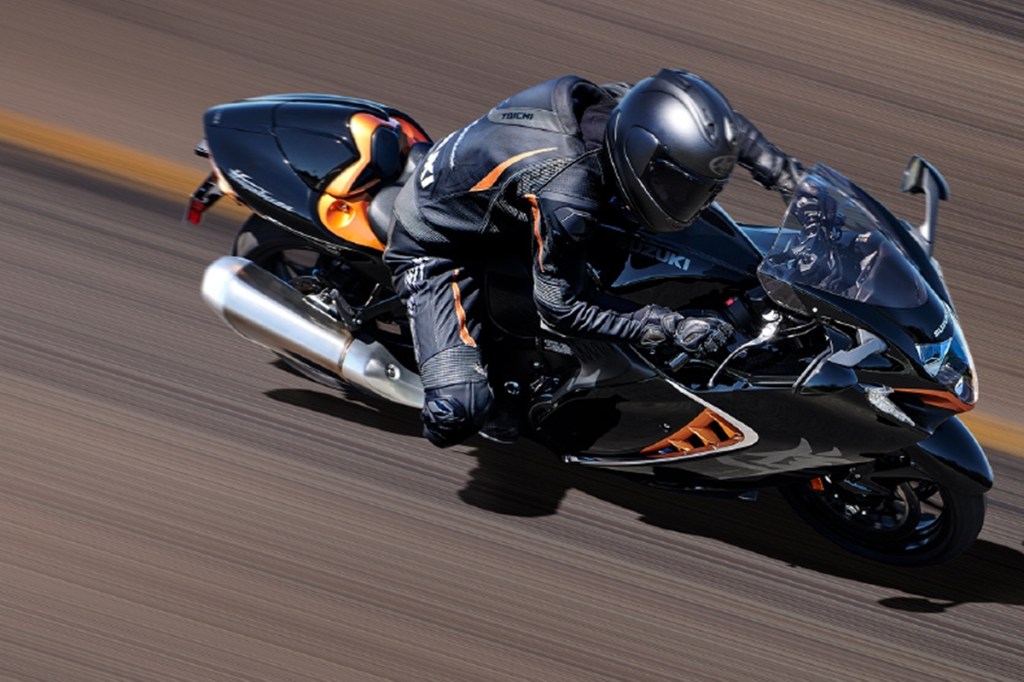 2021 Suzuki Hayabusa unveiled! Gets drop in power, array of electronics, younger styling